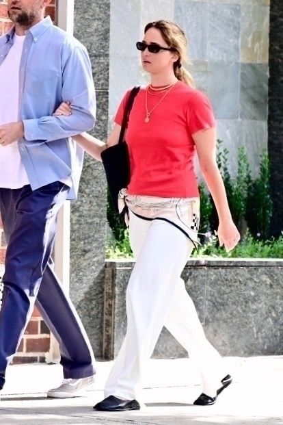 Jennifer Lawrence displays stylish scarves while enjoying weekend break
