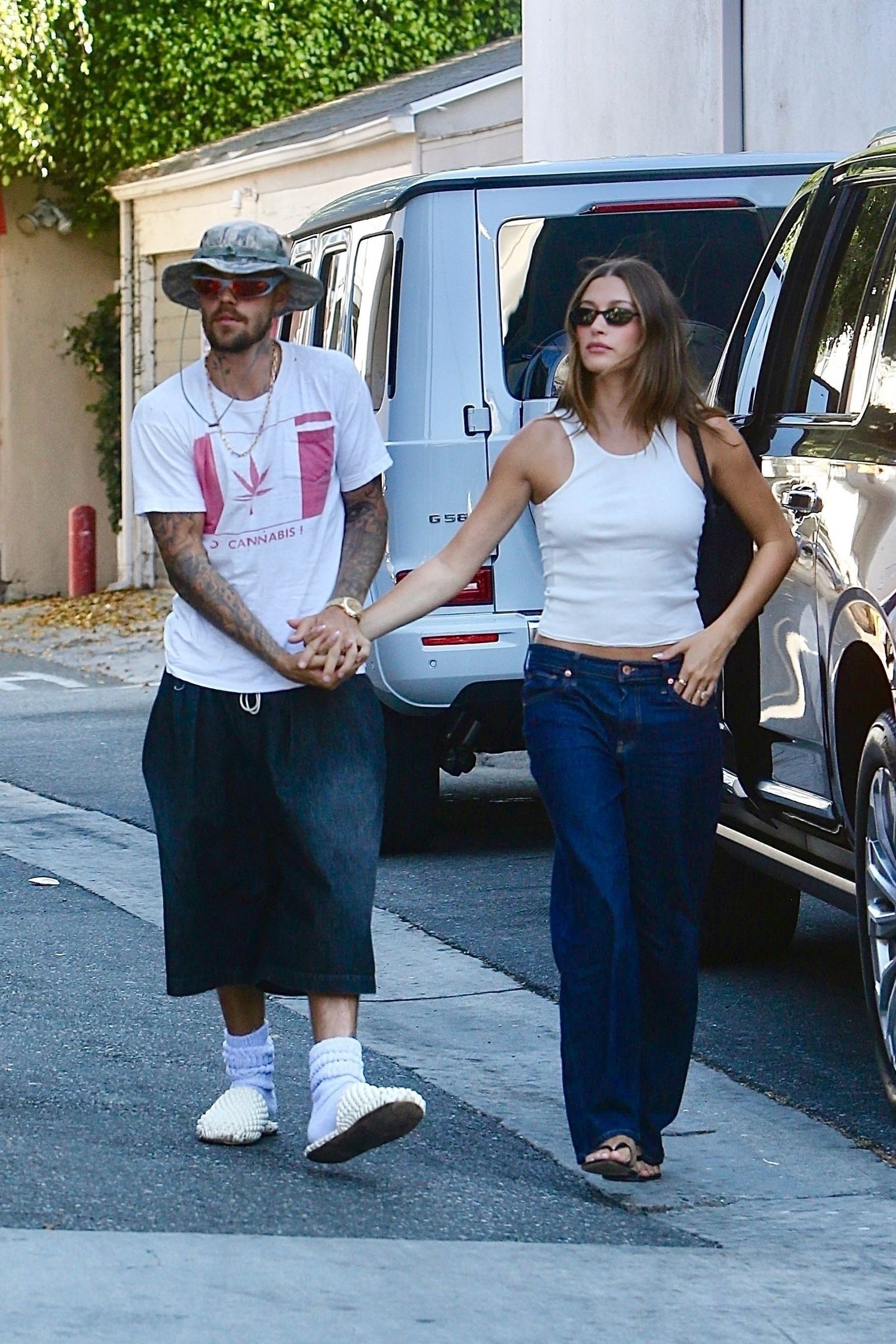Justin and Hailey Bieber stop for smoothies after kids’ birthday party in Los Angeles